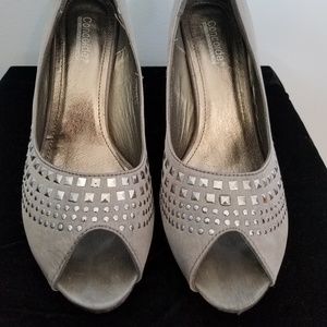 Grey Studded 3.5 in Concorde Pumps Size 9 US